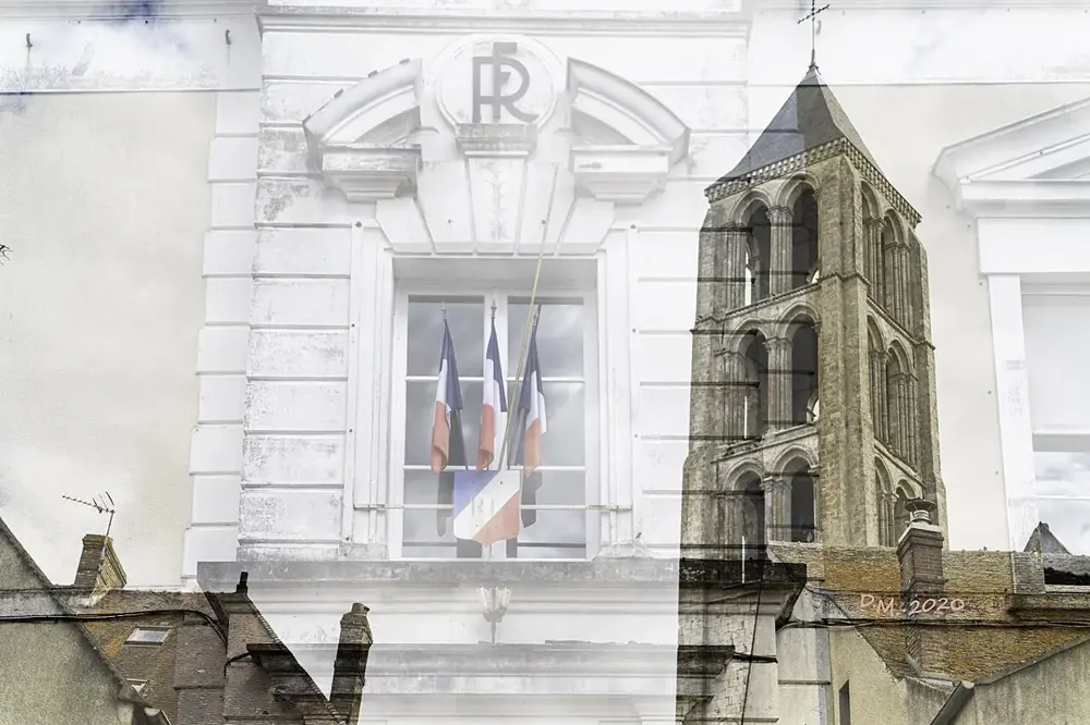 Chateau-Landon Mairie eglise