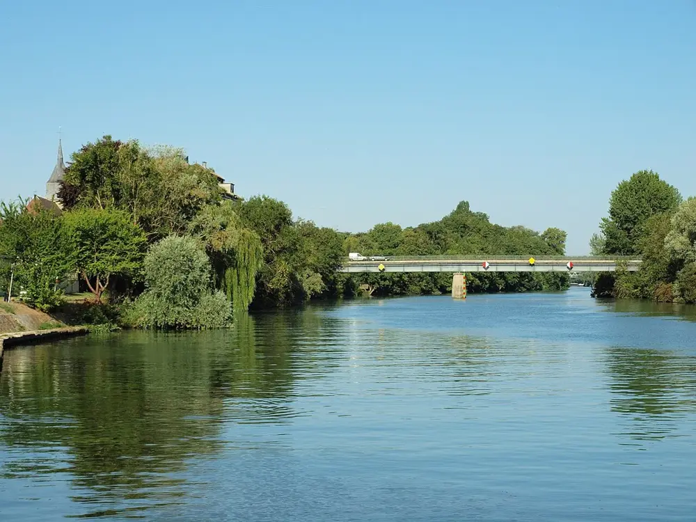 La Tombe-FR-77-pont