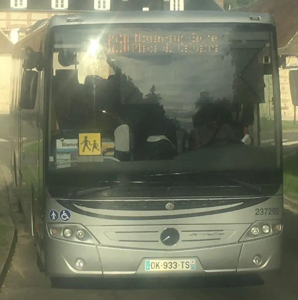Mercedes-Benz Intouro II M n°237295 (IDFM Provinois - Brie et Seine - Ligne 3258) - (Saint-Sauveur, Rue du Gué) - (Saint-Sauveur-lès-Bray, FR77) - 08-09-2025 1